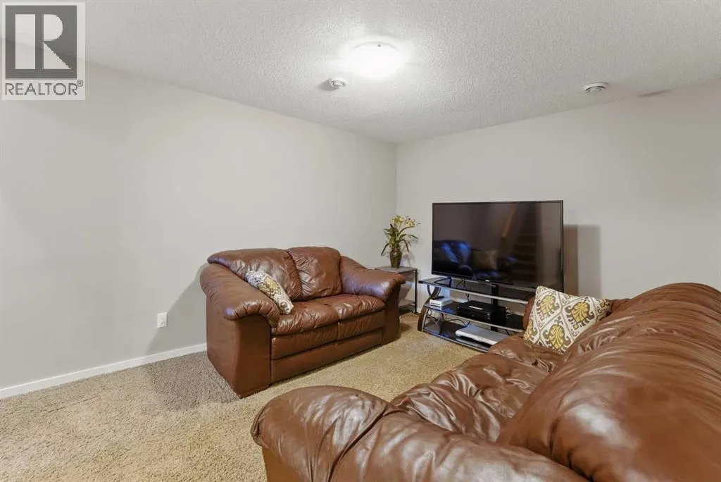 19 Sage Bank Road NW