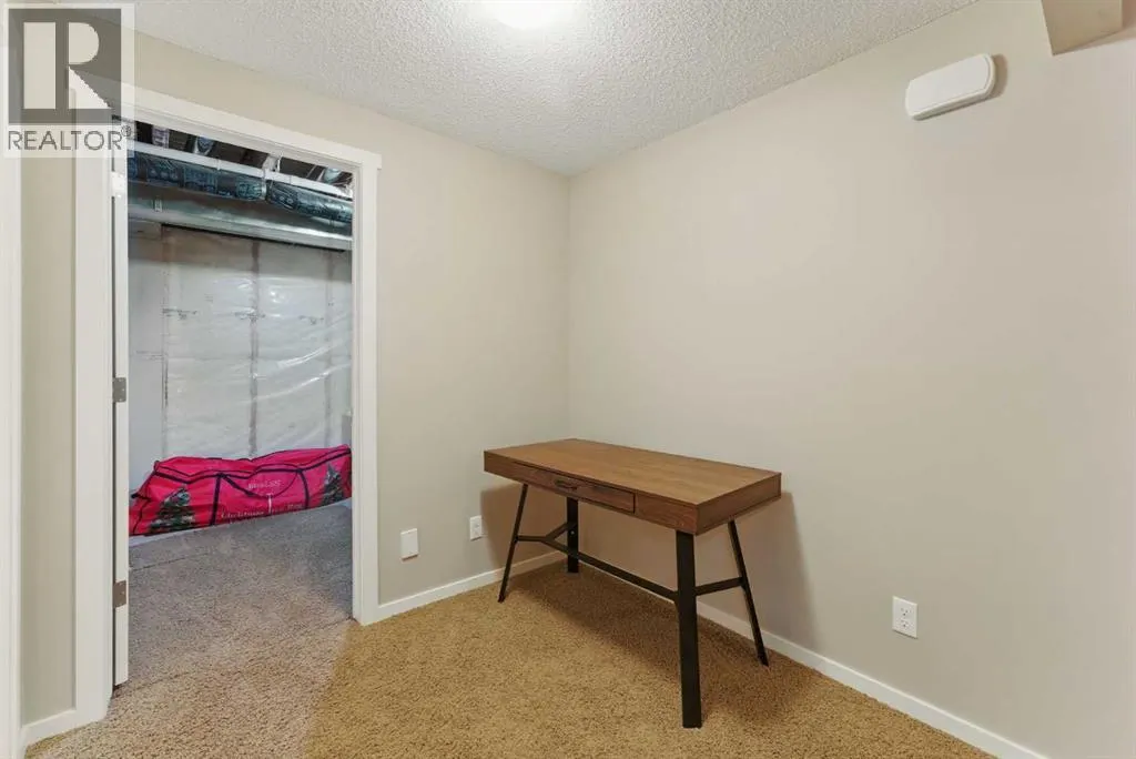 19 Sage Bank Road NW