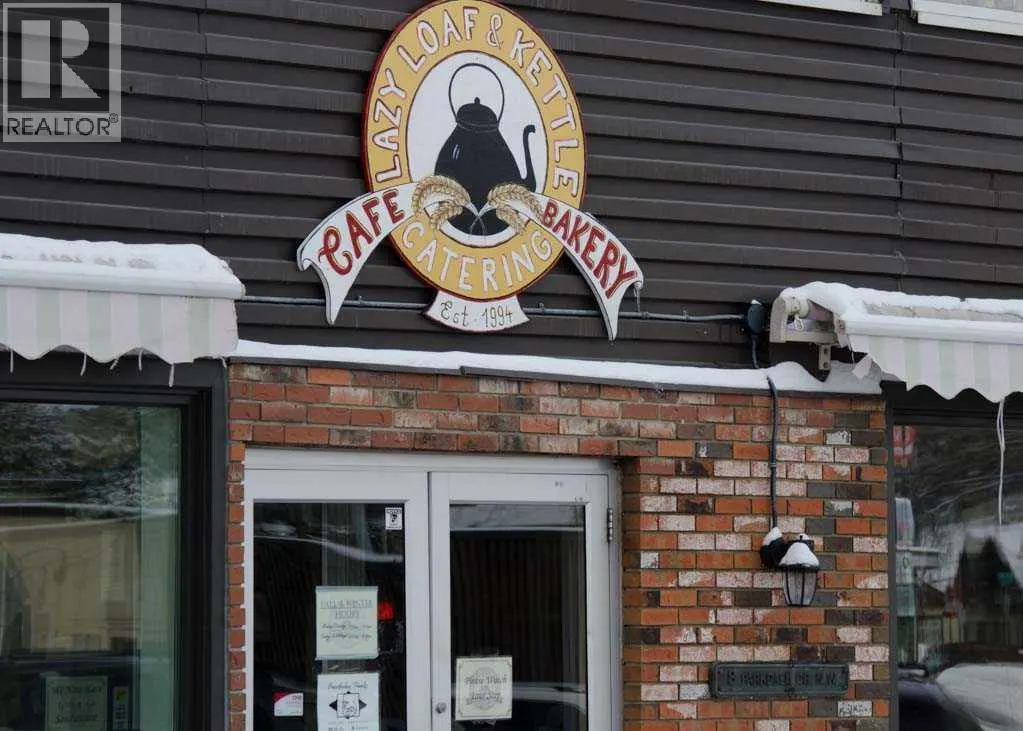 357 Point Mckay Gardens NW