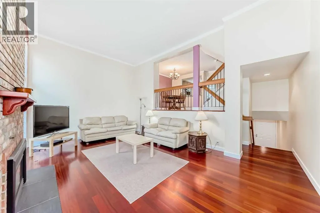 357 Point Mckay Gardens NW