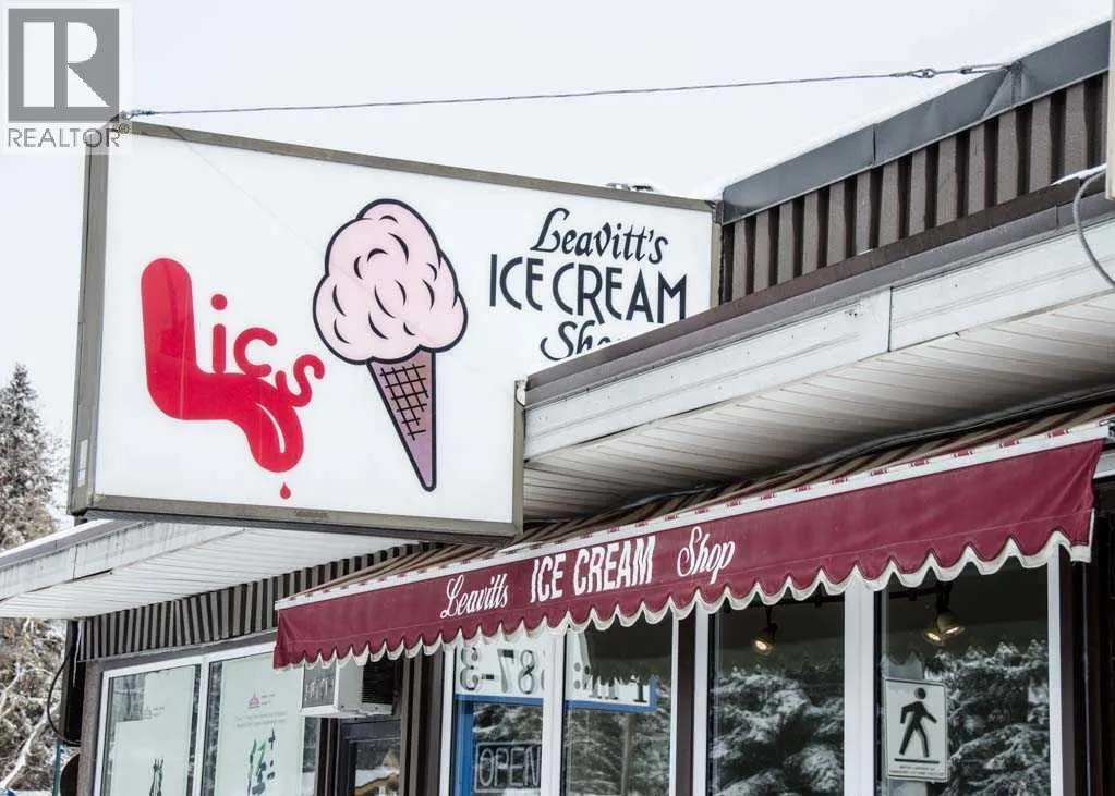 357 Point Mckay Gardens NW