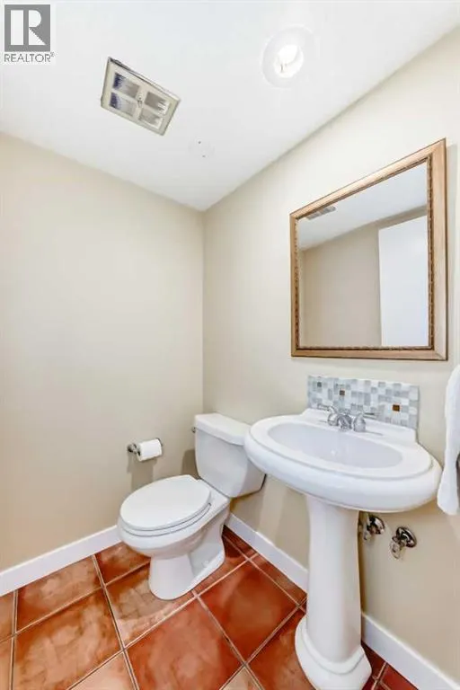 357 Point Mckay Gardens NW