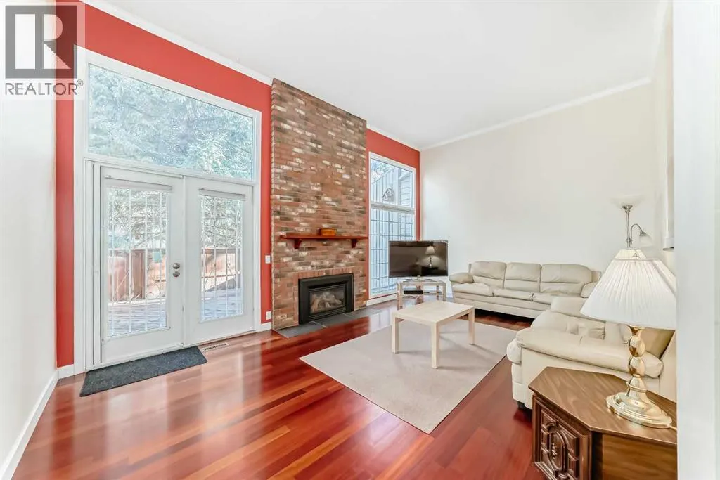 357 Point Mckay Gardens NW