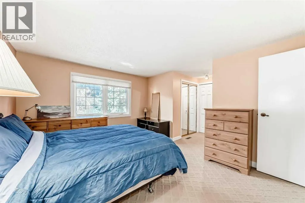 357 Point Mckay Gardens NW