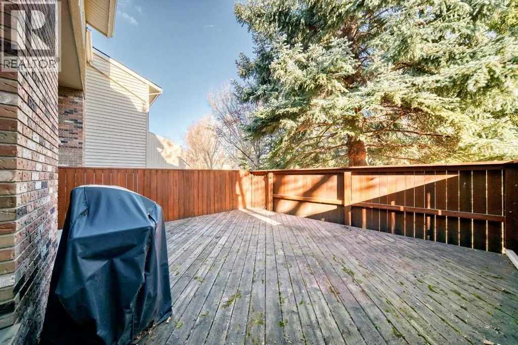 357 Point Mckay Gardens NW