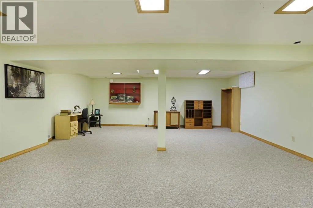 731 Parkland Drive E