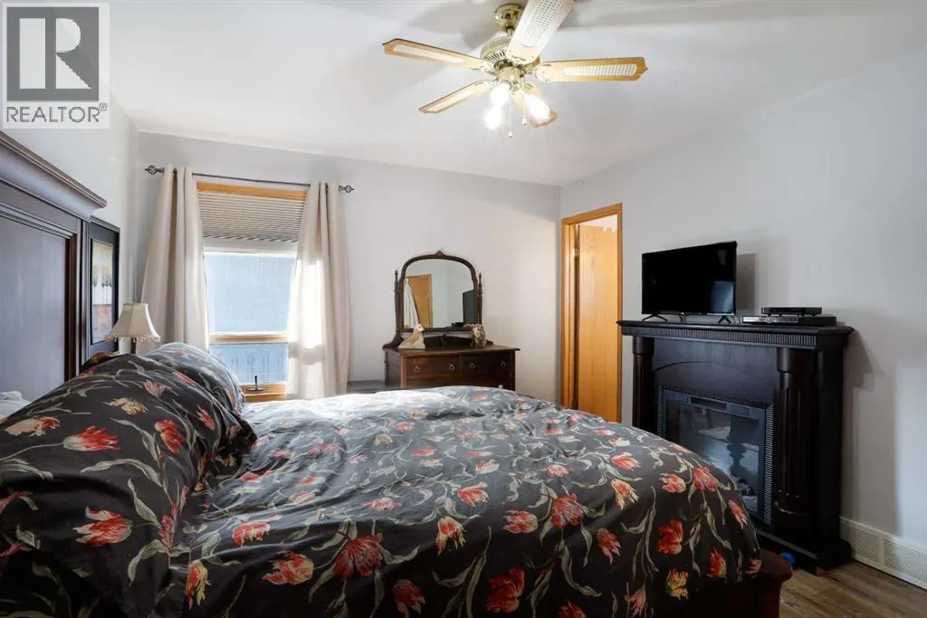 731 Parkland Drive E