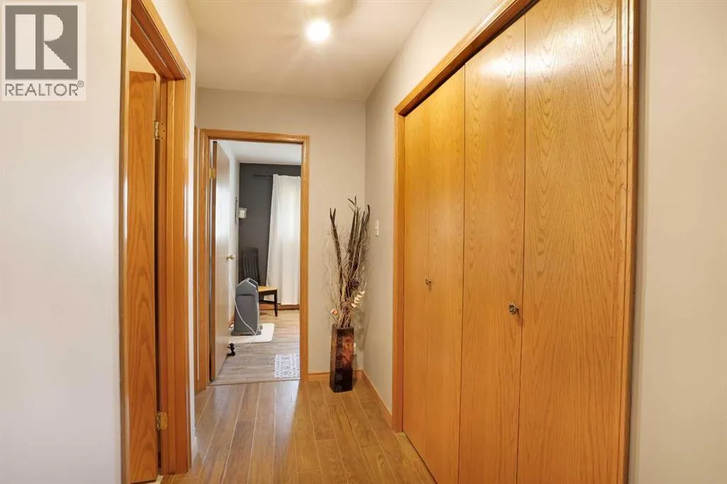 731 Parkland Drive E