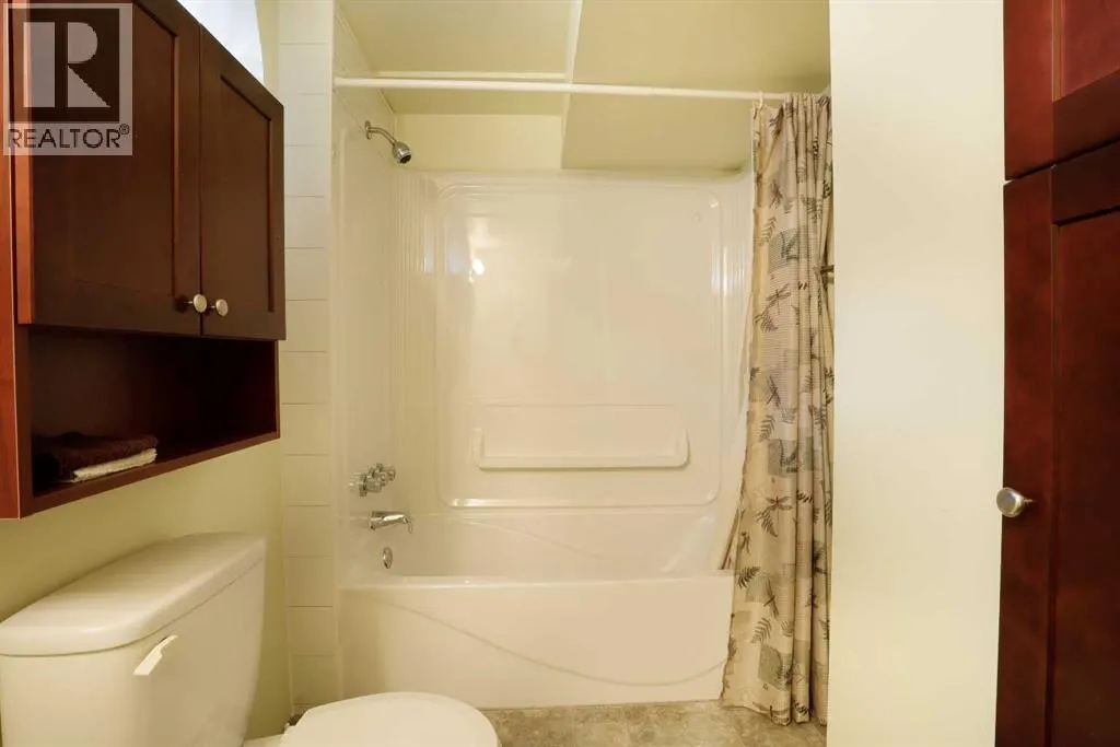 731 Parkland Drive E