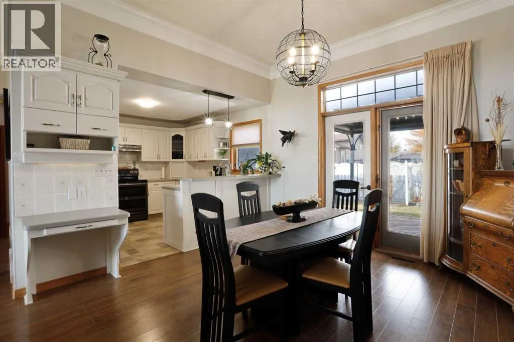 731 Parkland Drive E