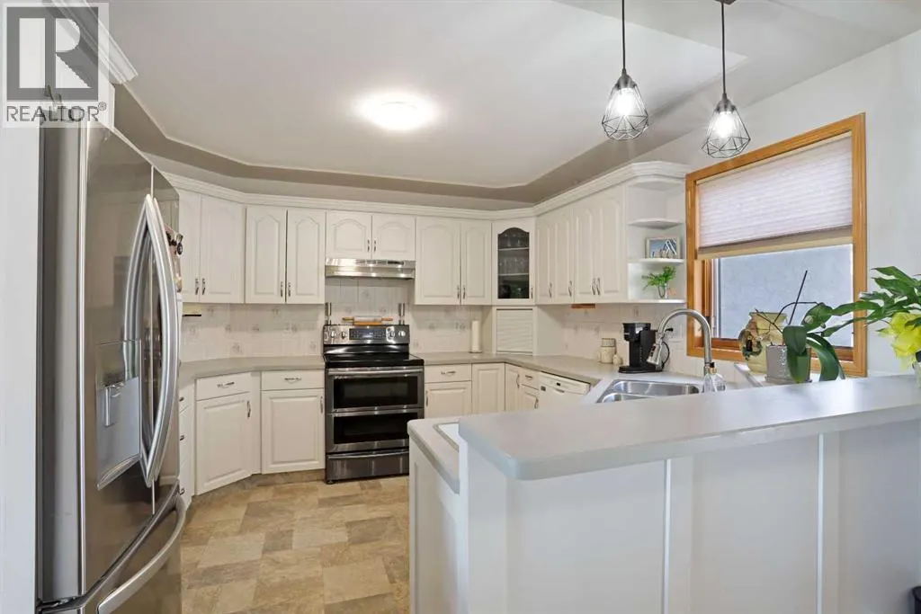 731 Parkland Drive E