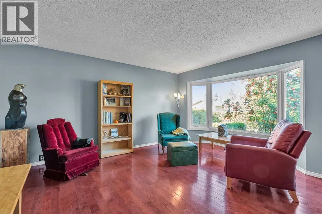 212 Dovercrest Place SE