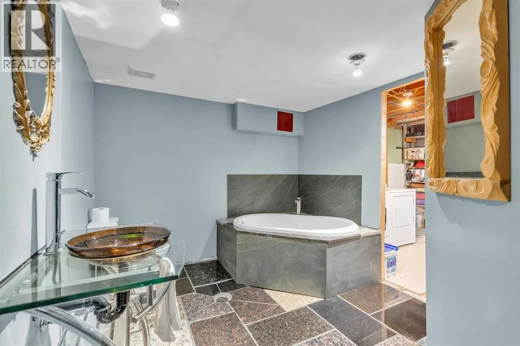 212 Dovercrest Place SE