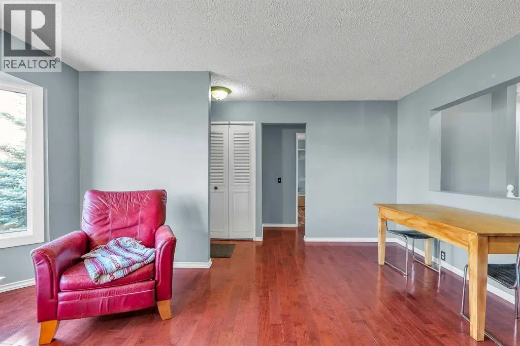 212 Dovercrest Place SE