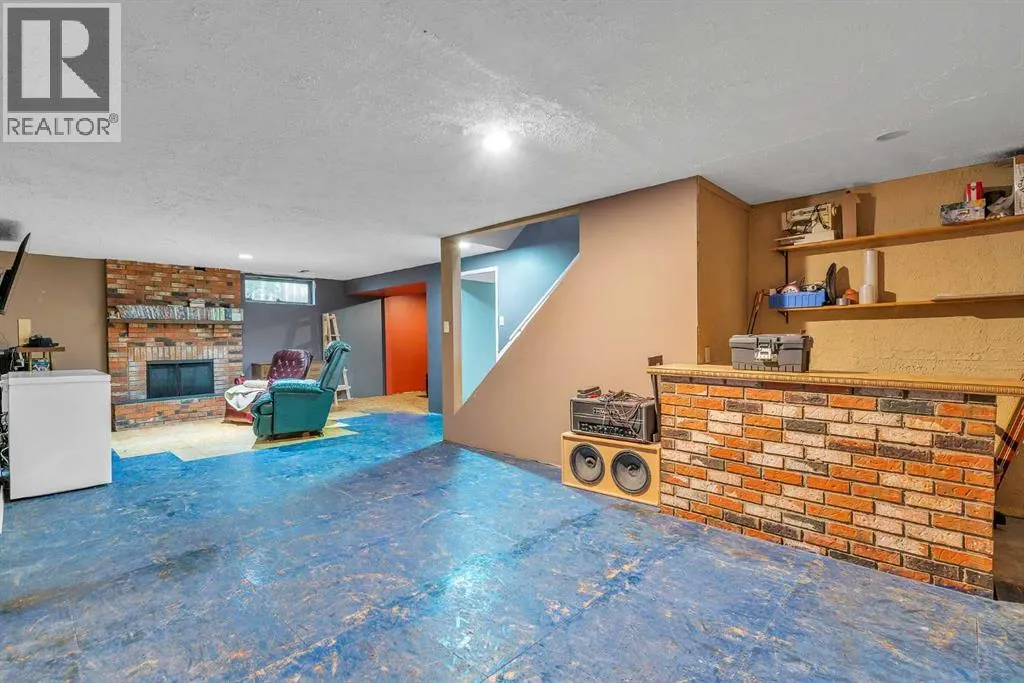 212 Dovercrest Place SE