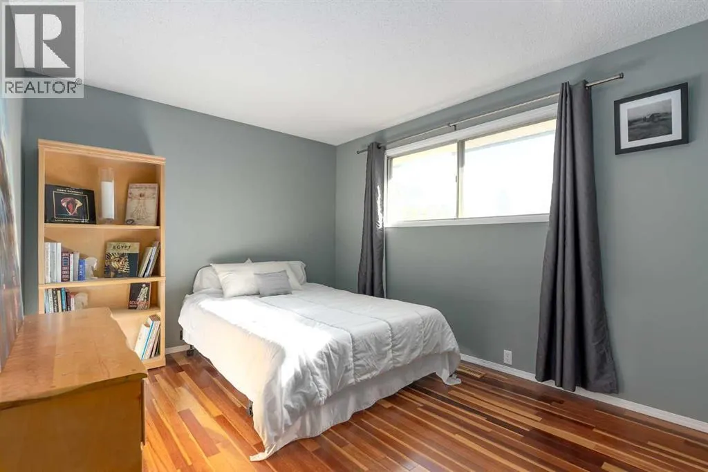 212 Dovercrest Place SE