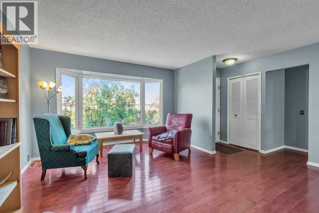 212 Dovercrest Place SE