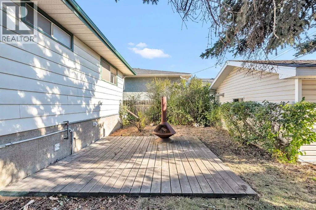 212 Dovercrest Place SE