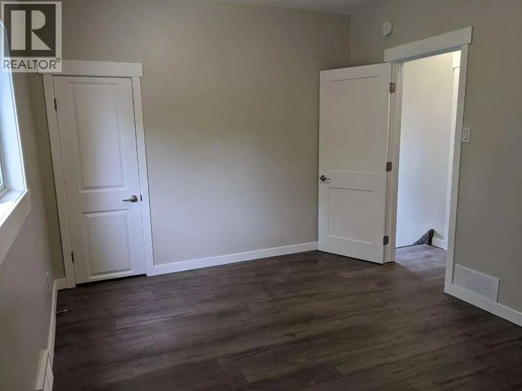 866 Balmoral Street SE