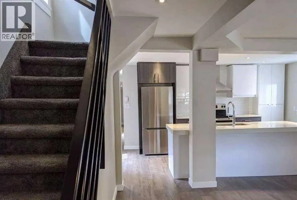 866 Balmoral Street SE