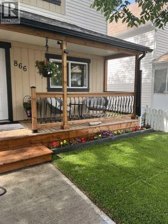 866 Balmoral Street SE