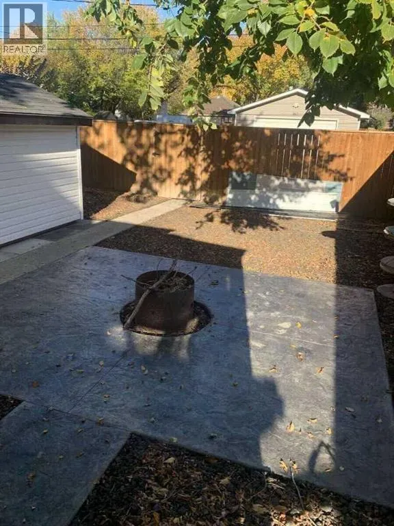 866 Balmoral Street SE