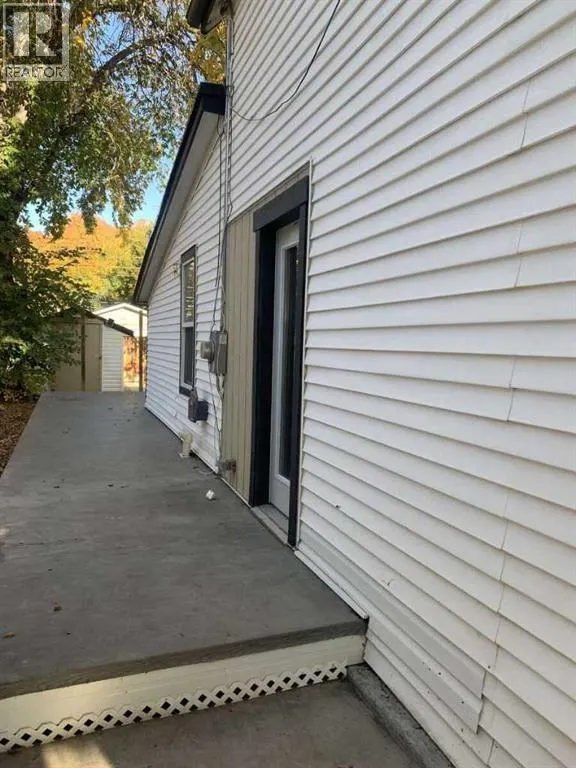 866 Balmoral Street SE