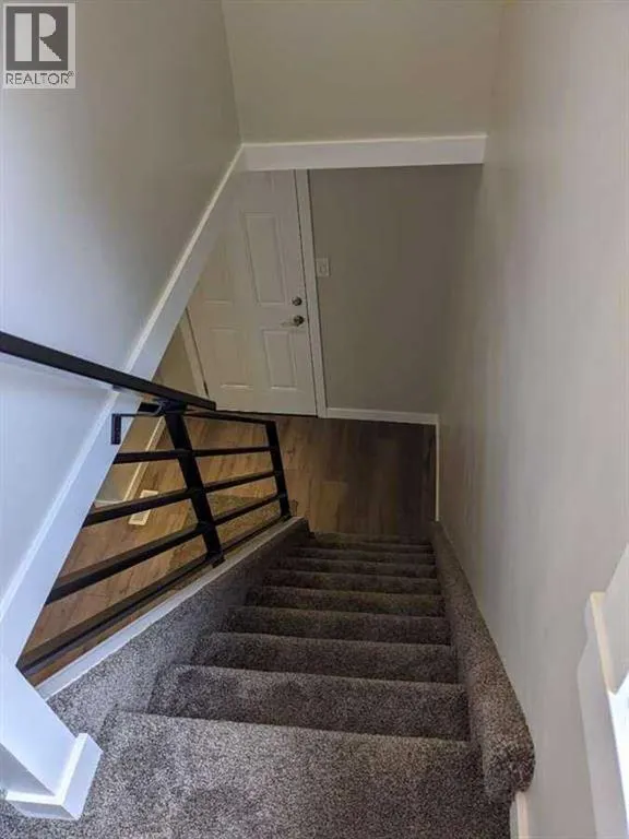 866 Balmoral Street SE