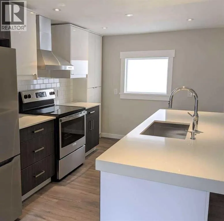 866 Balmoral Street SE