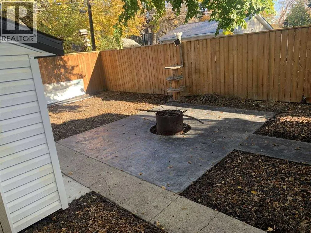 866 Balmoral Street SE