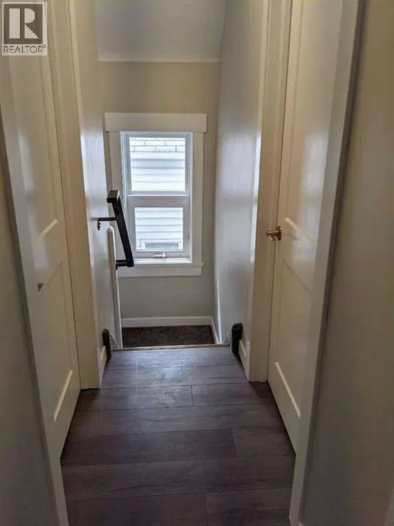 866 Balmoral Street SE