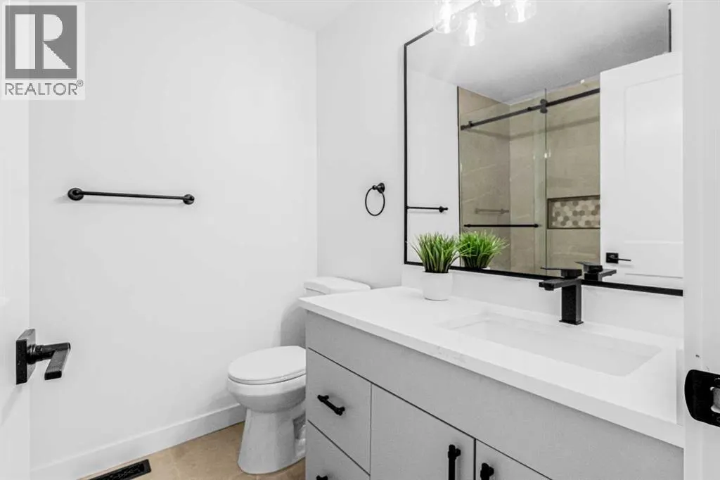 2, 112 Erin Grove Close SE