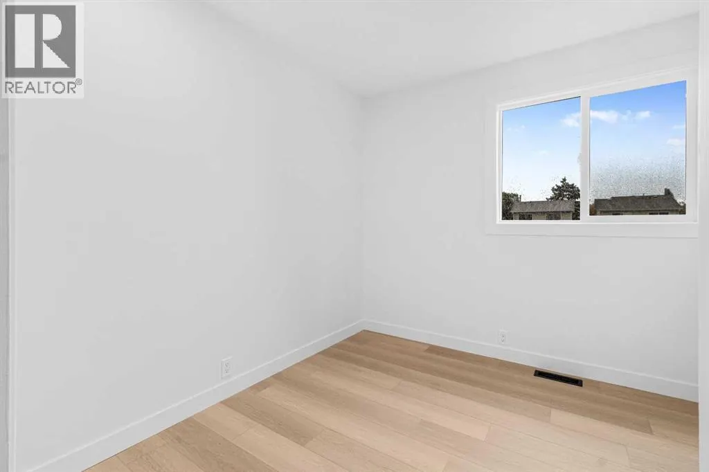 2, 112 Erin Grove Close SE