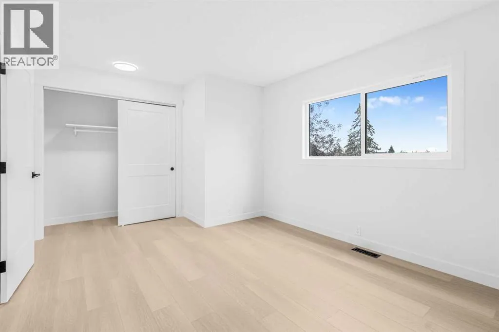 2, 112 Erin Grove Close SE