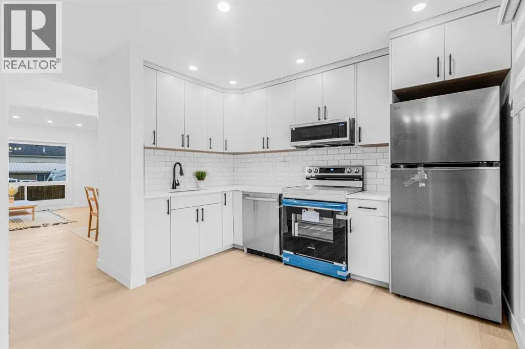 2, 112 Erin Grove Close SE