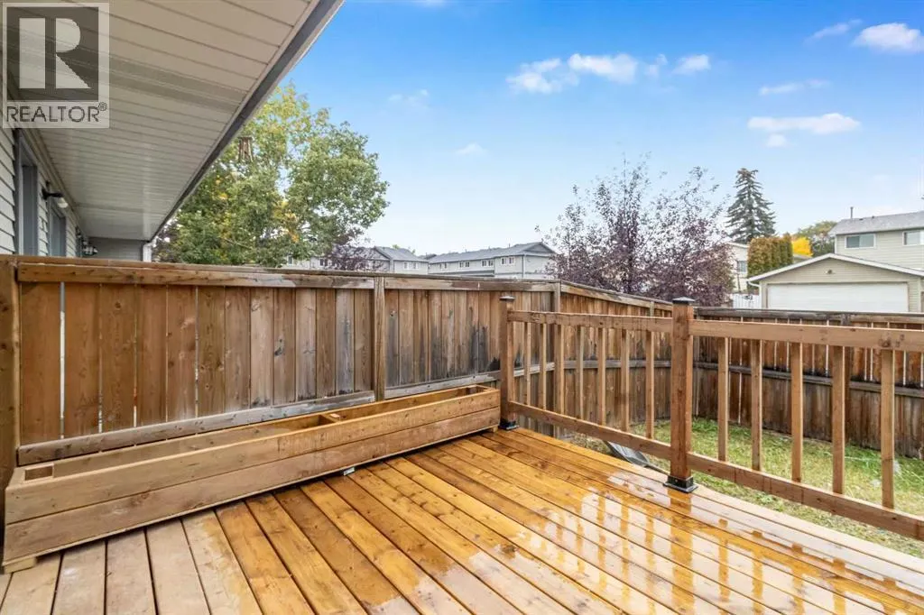 2, 112 Erin Grove Close SE