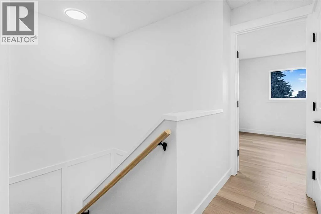 2, 112 Erin Grove Close SE