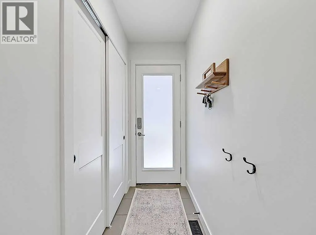 2, 2127 34 Avenue SW