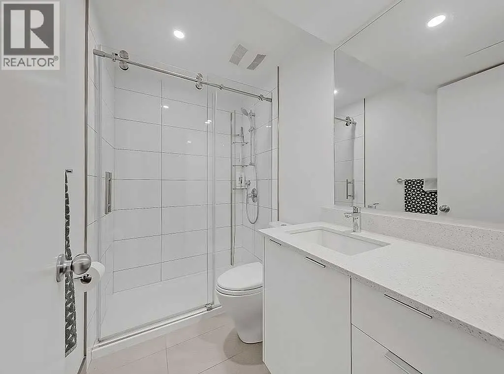 2, 2127 34 Avenue SW