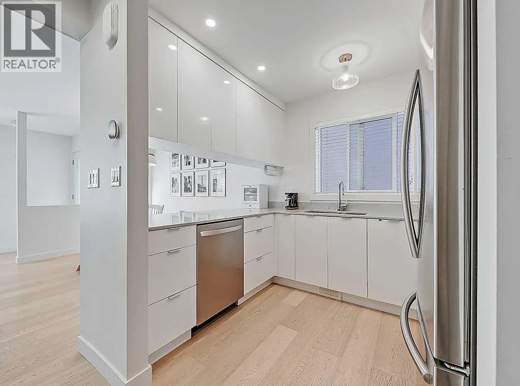 2, 2127 34 Avenue SW