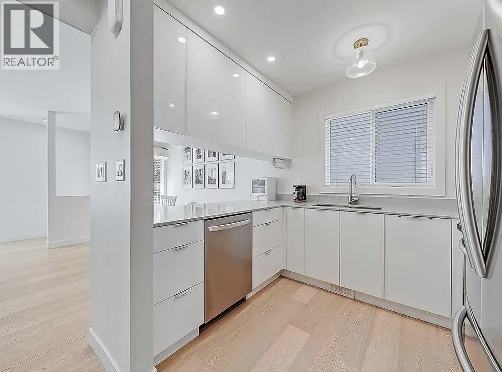 2, 2127 34 Avenue SW