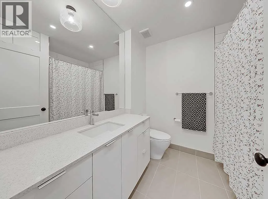 2, 2127 34 Avenue SW