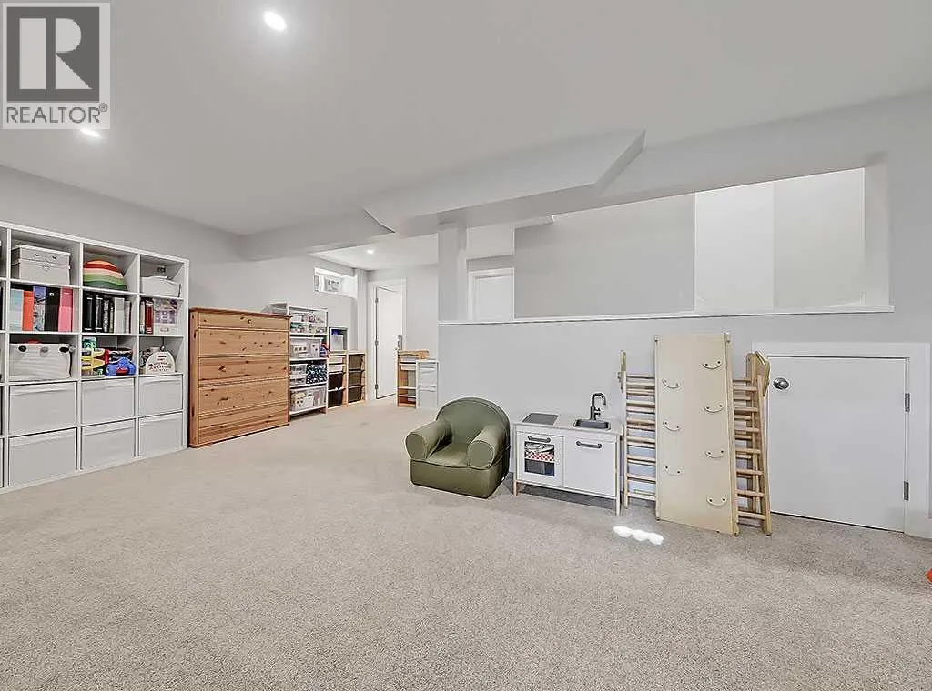 2, 2127 34 Avenue SW