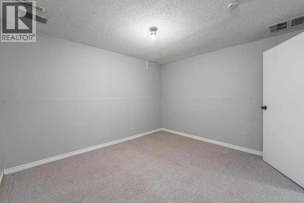 4, 3200 60 Street NE