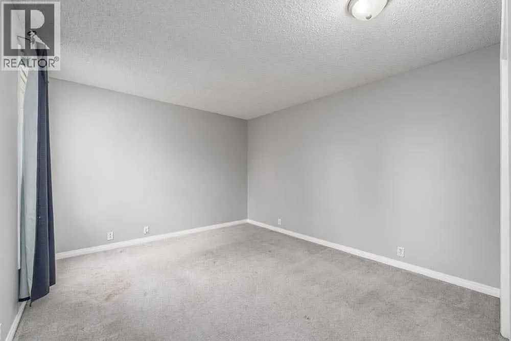 4, 3200 60 Street NE