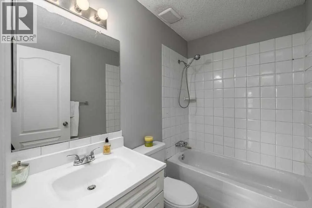 4, 3200 60 Street NE