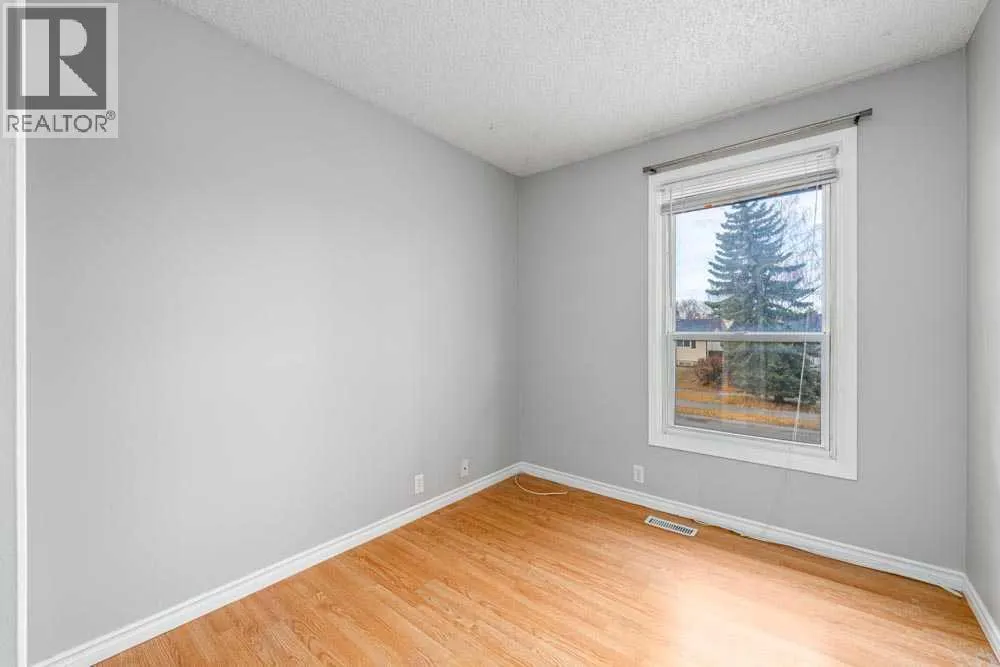 4, 3200 60 Street NE