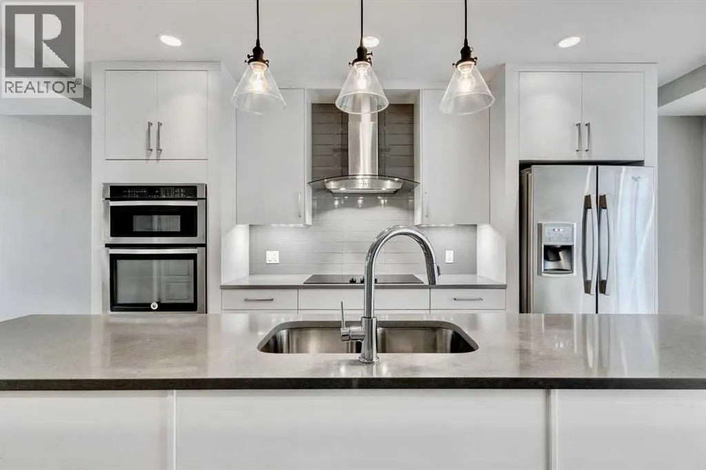 208, 2717 17 Street SW