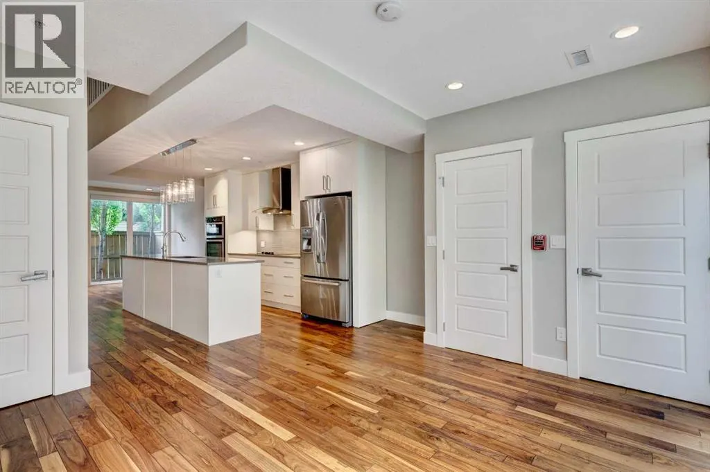 208, 2717 17 Street SW