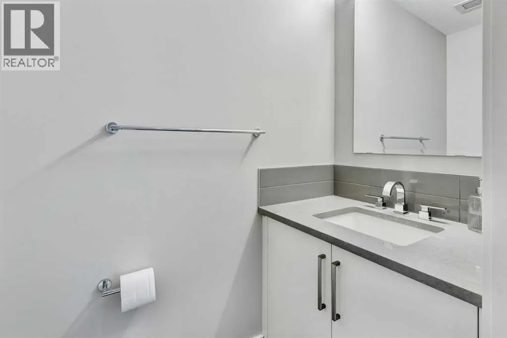 208, 2717 17 Street SW